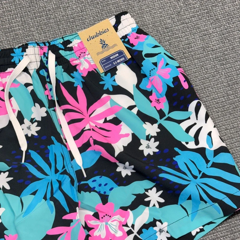 Chubbies The Juices 5.5 Classic Swim Trunks Mens Medium Black Floral 109222-013